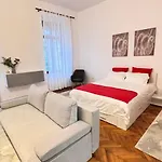 16 * Timişoara